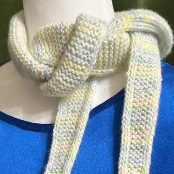 Mini Scarf Sophie Handmade Knit Scarf – Small Cozy Neck Accessory - Picture 5 of 5